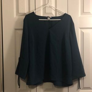 Size 12 Beautiful Blue Top
